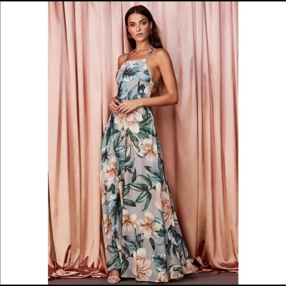 Lulu’s Love Abloom Floral Print Lace-Up Maxi Dress